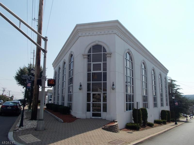 290 Union Blvd - Photo 1