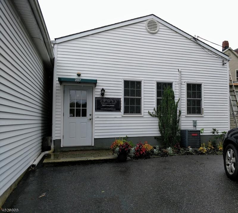 207 Main St - Photo 1