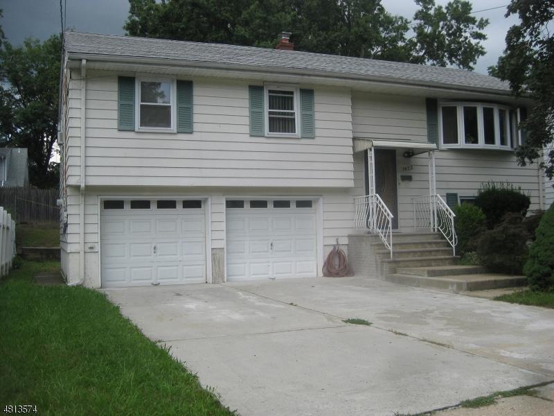 1423 Thelma Dr - Photo 1