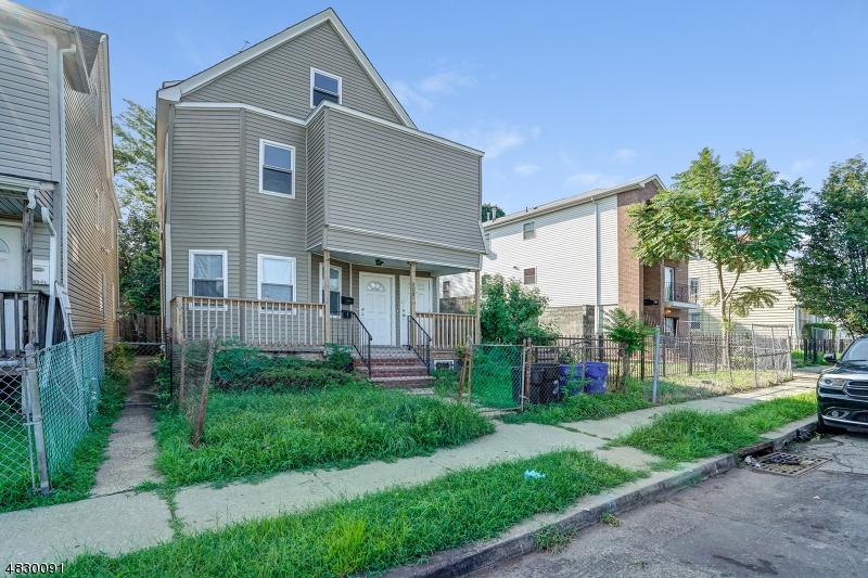 208 S Grove St - Photo 1
