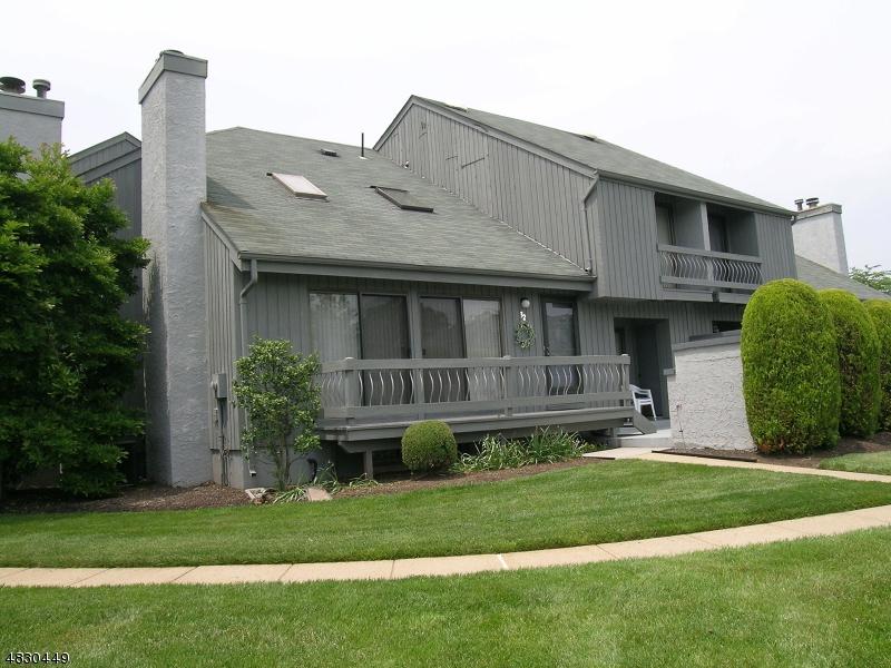 32 Linda Ln - Photo 1