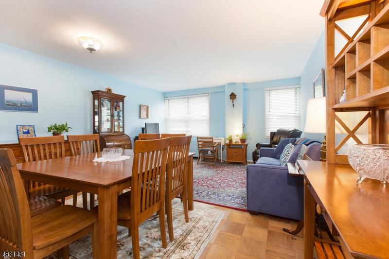 926 Bloomfield Ave - Photo 1