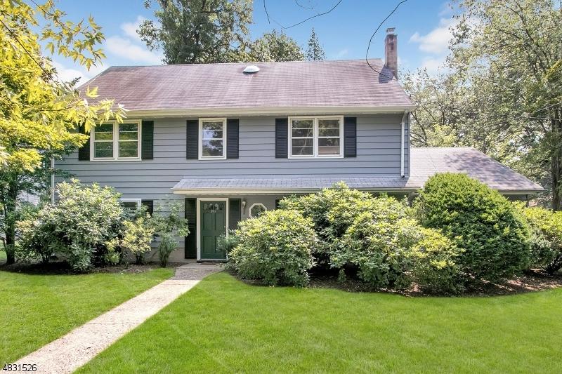 971 Ridgewood Blvd - Photo 1