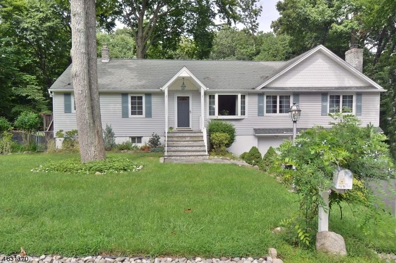 13 Iroquois Ave - Photo 1