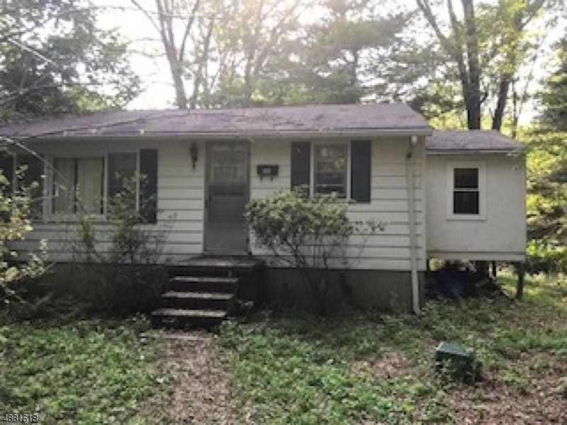 1 Hampton Dr - Photo 1