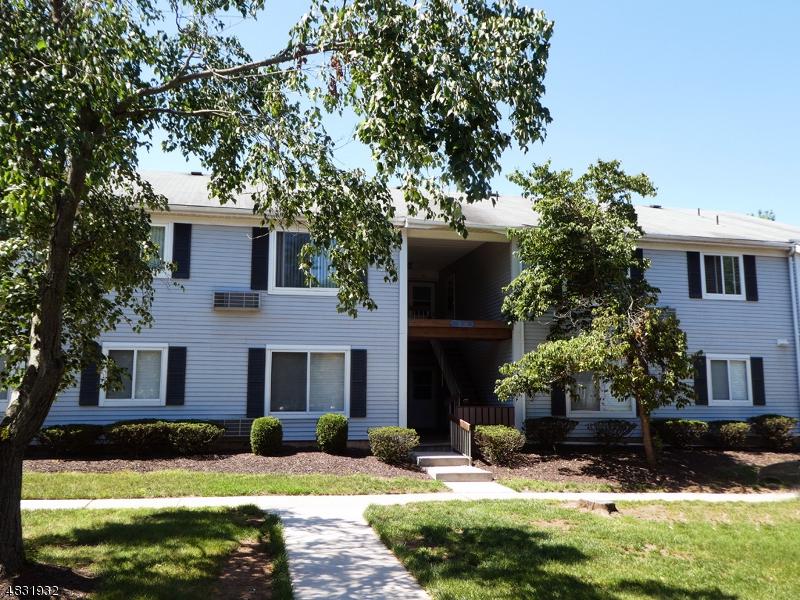 16 Steeplechase Ct - Photo 1