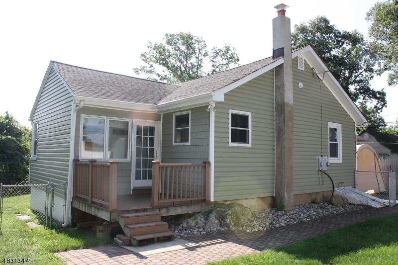 23 Terrence Ave - Photo 1