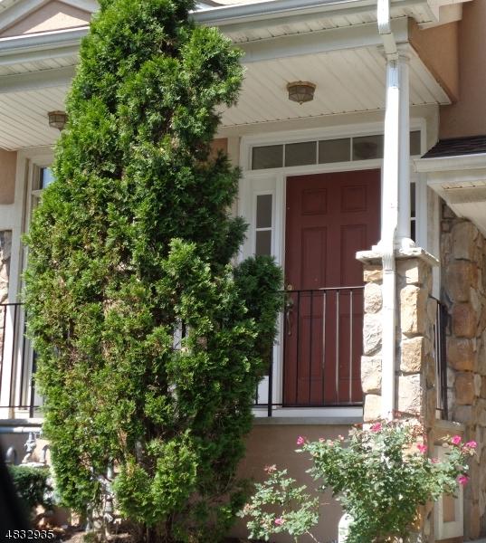103 Brittany Ct - Photo 1