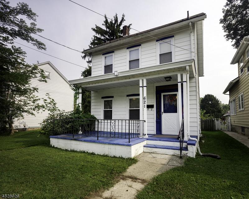 621 Oxford St - Photo 1