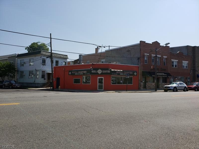 41 Bloomfield Ave - Photo 1