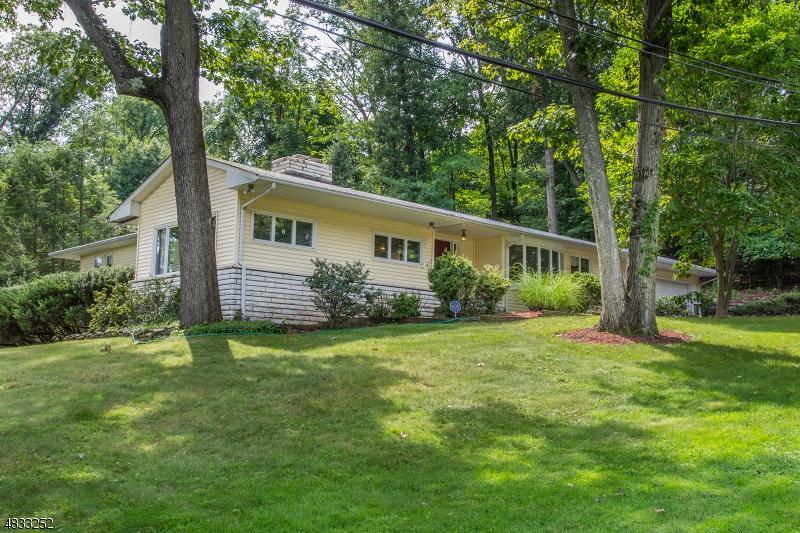 56 Hillcrest Ave - Photo 1