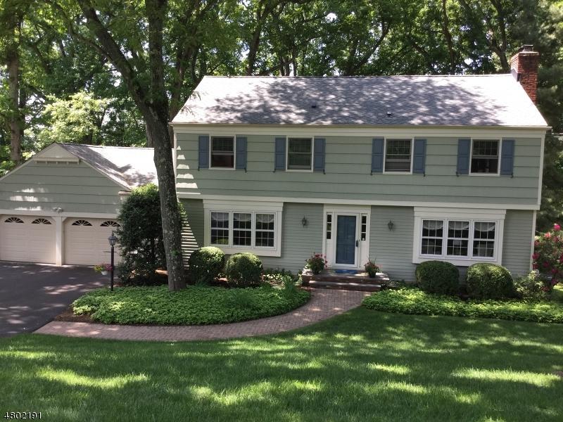 110 Huron Dr - Photo 1