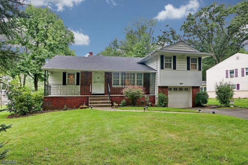 8 Sherwood Dr - Photo 1