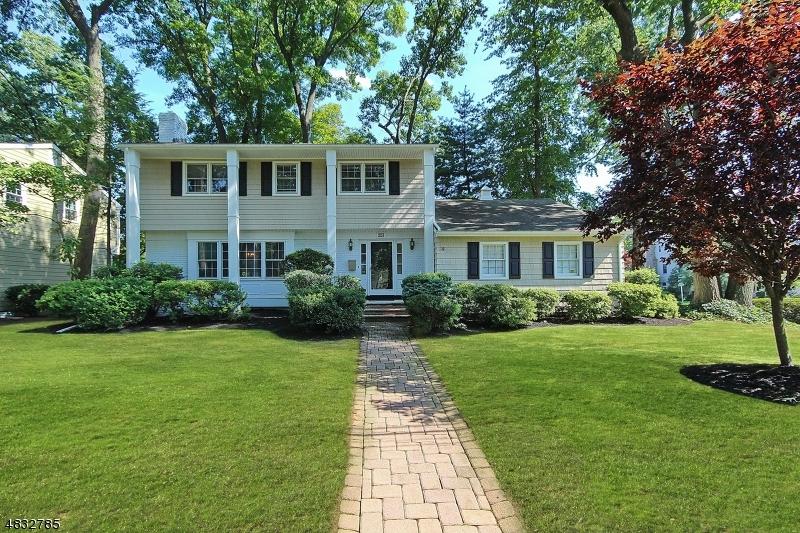 204 Twin Oaks Ter - Photo 1