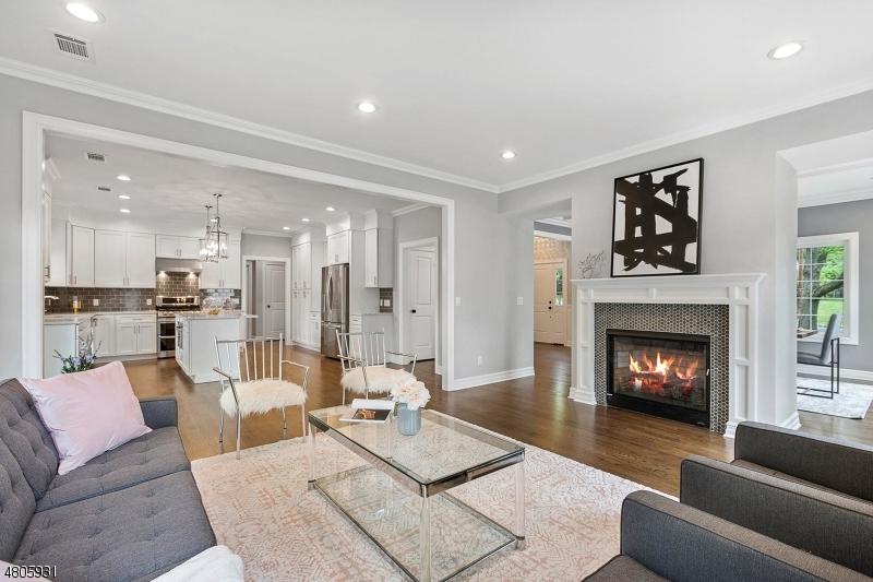 39 Melrose Dr - Photo 1