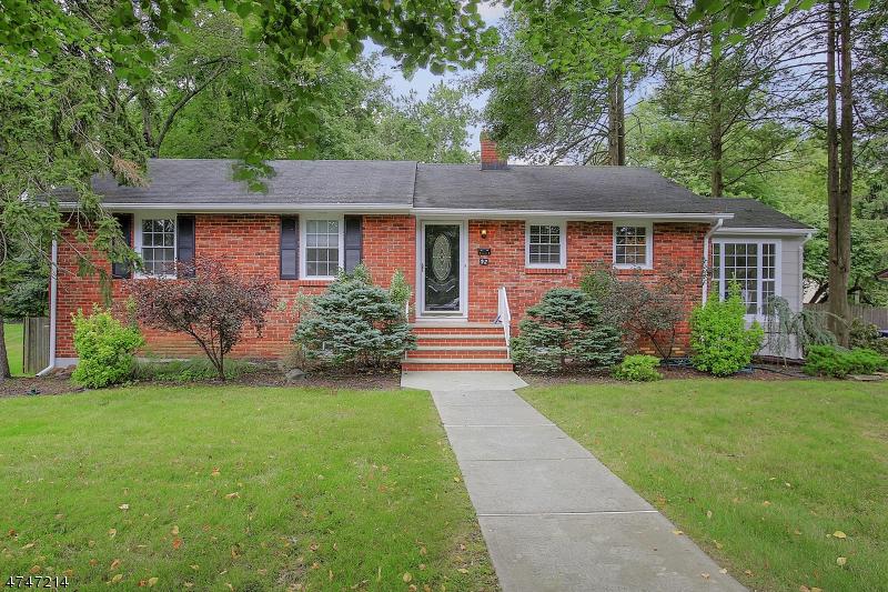 92 Midway Ave - Photo 1