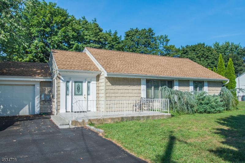 33 David Scott Dr - Photo 1