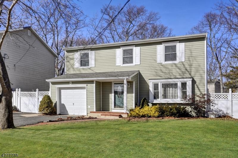 233 Bayville Ave - Photo 1