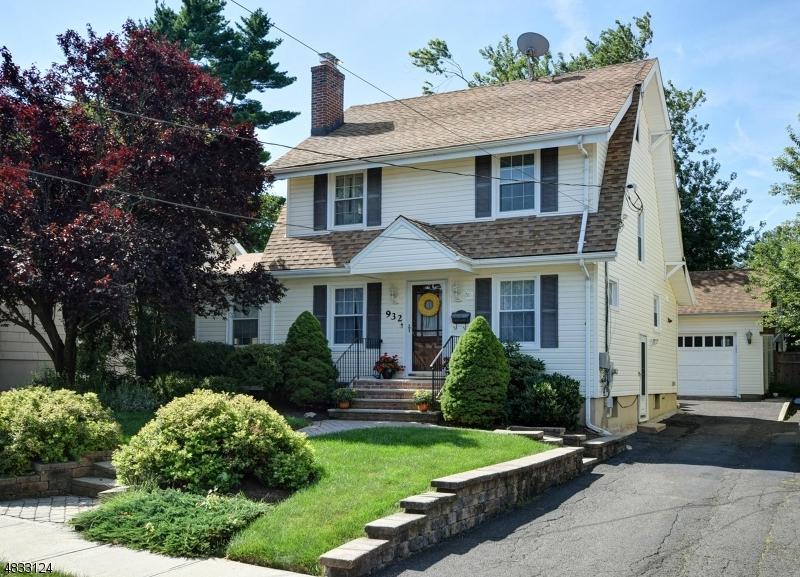 932 Grandview Ave - Photo 1