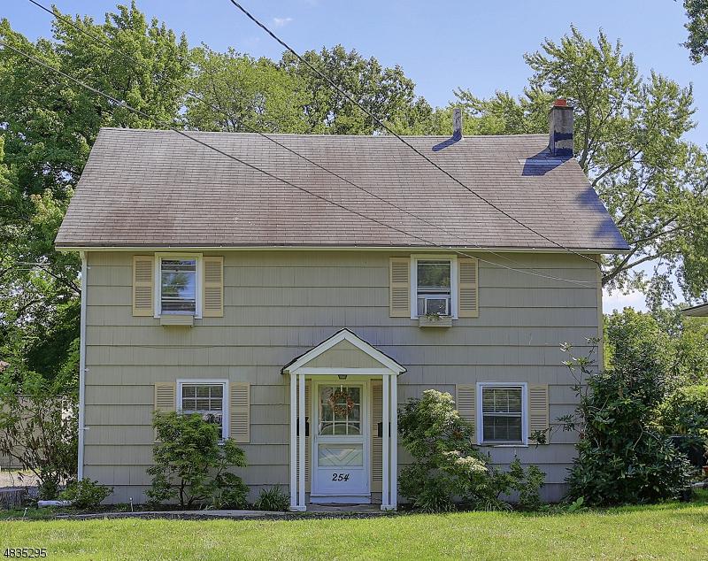 254 S Plainfield Ave - Photo 1
