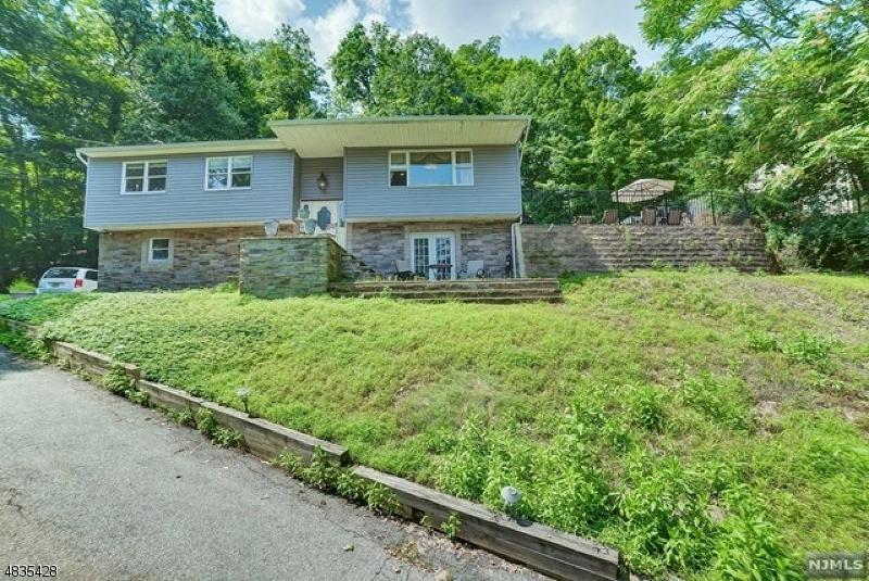 80 Summit Ave - Photo 1