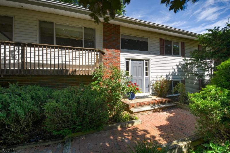 10 Summit Dr - Photo 1