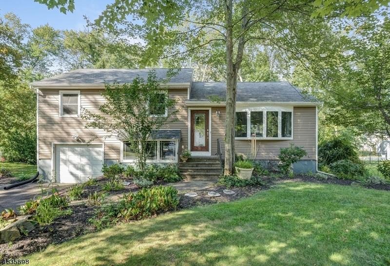 28 Fairchild Pl - Photo 1