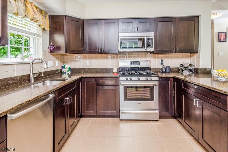 11 Tavern Ln - Photo 1