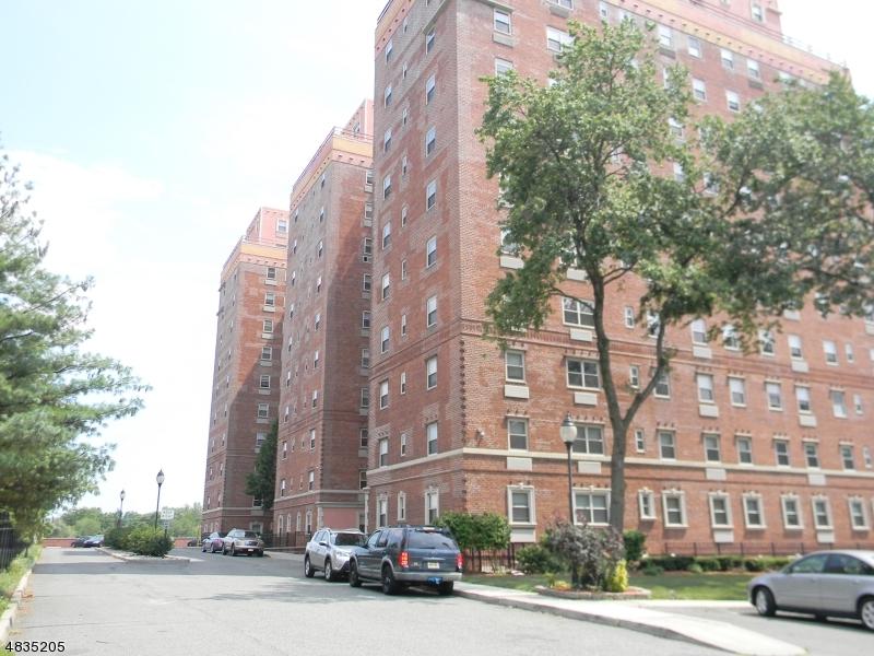 70 S Munn Ave Unit 411 - Photo 1