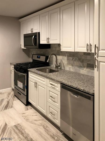 37 Sandra Circle - Photo 1
