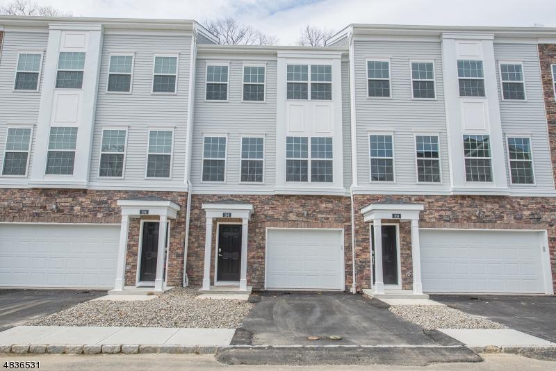 910 Parkview Lane - Photo 1