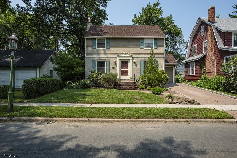 265 Ward Pl - Photo 1