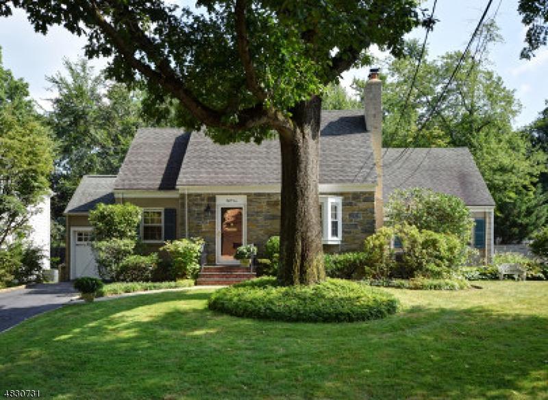 810 Fairacres Ave - Photo 1