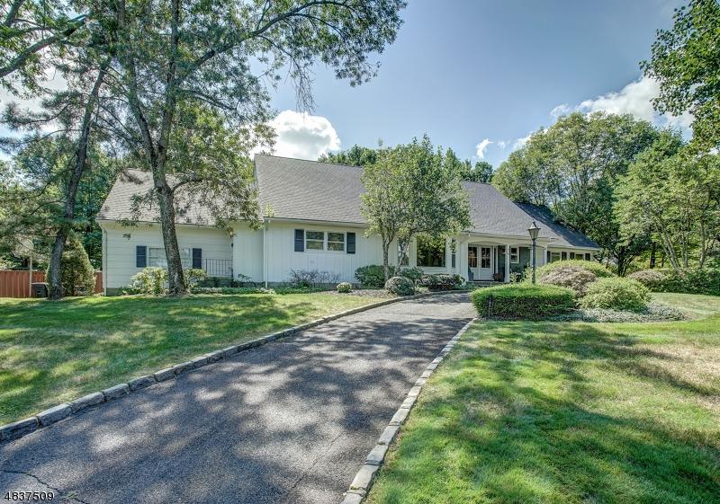76 Tree Top Dr - Photo 1