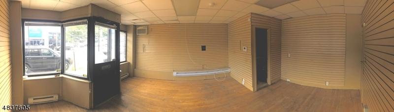 402 Bloomfield Ave - Photo 1