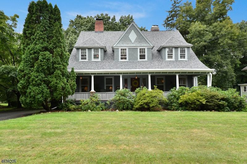 250 Woodside Ave - Photo 1