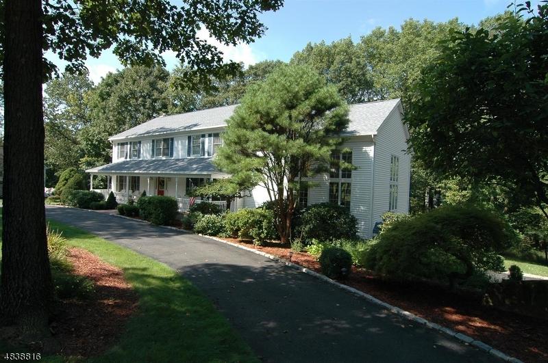 4 Peter Dr - Photo 1