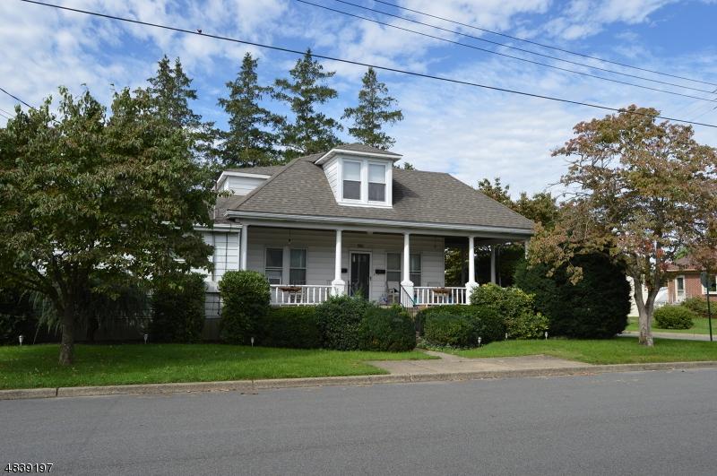 901 2ND AVE - Photo 1
