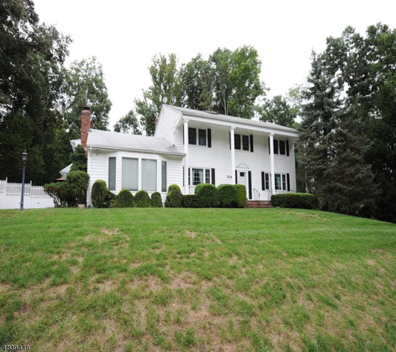 524 Waverly Rd - Photo 1