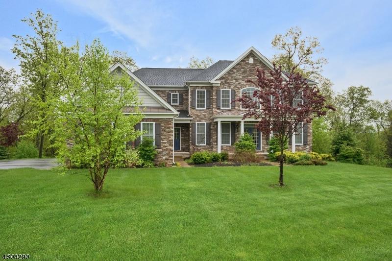 11 Sovereign Dr - Photo 1