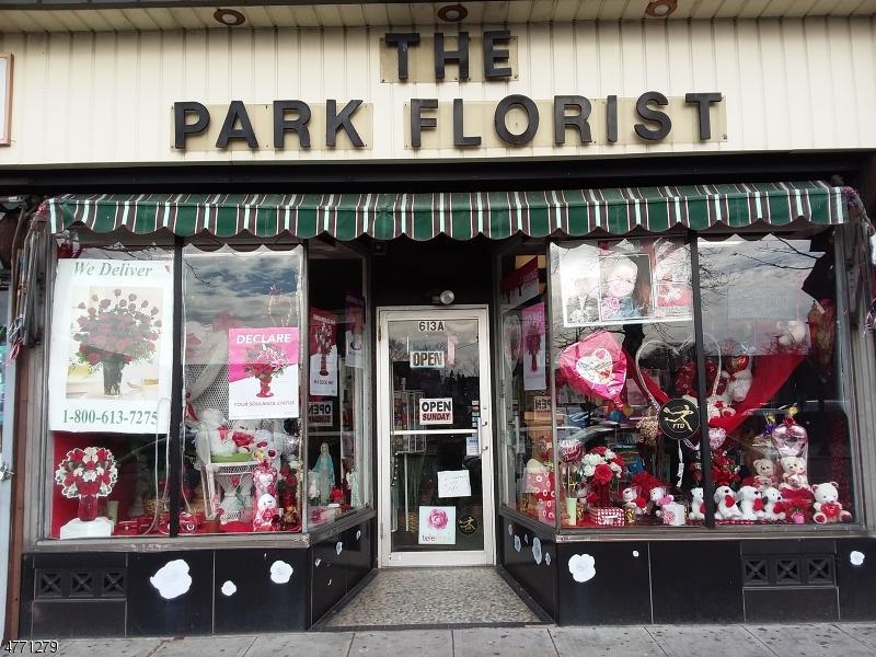613 Park Ave - Photo 1