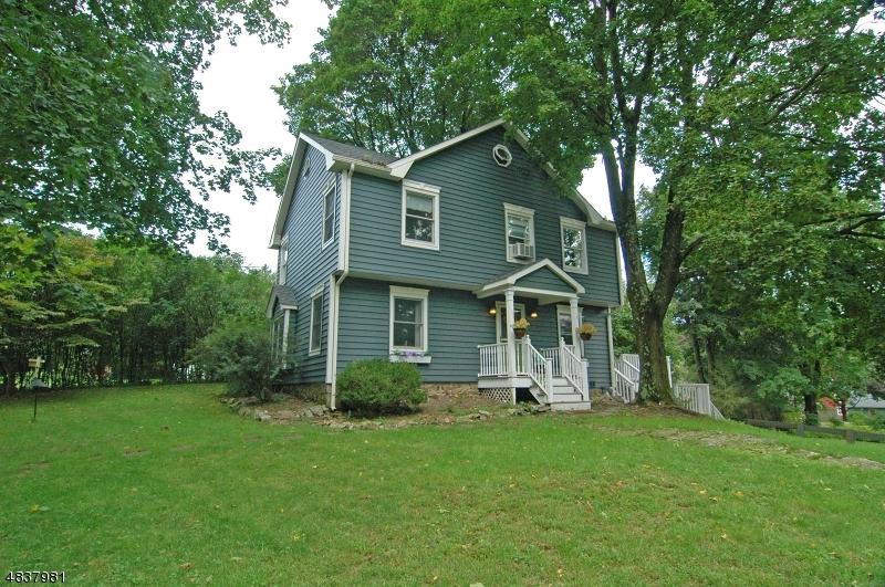 100 Main St - Photo 1