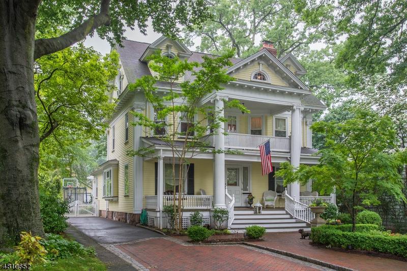 103 Chestnut St - Photo 1