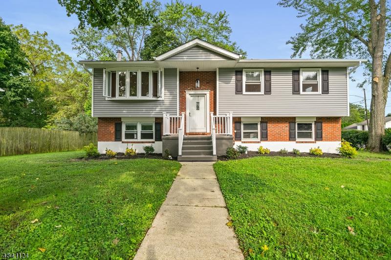 403 E Plane St - Photo 1