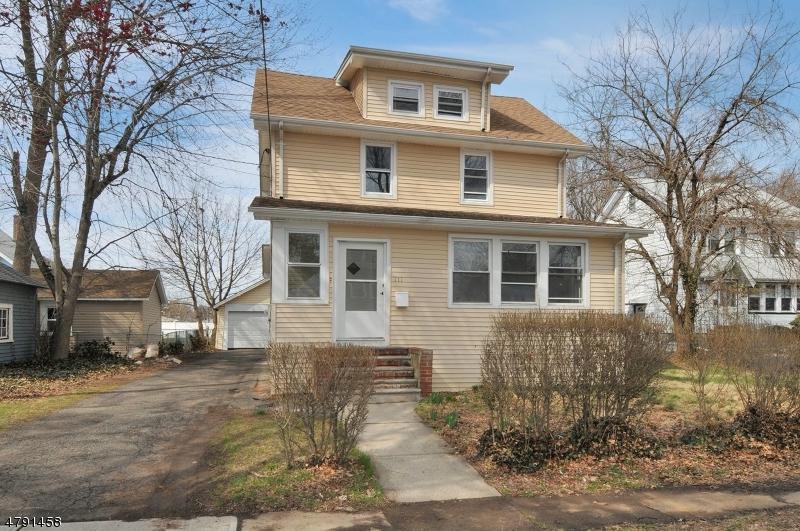 111 E 10Th Ave - Photo 1