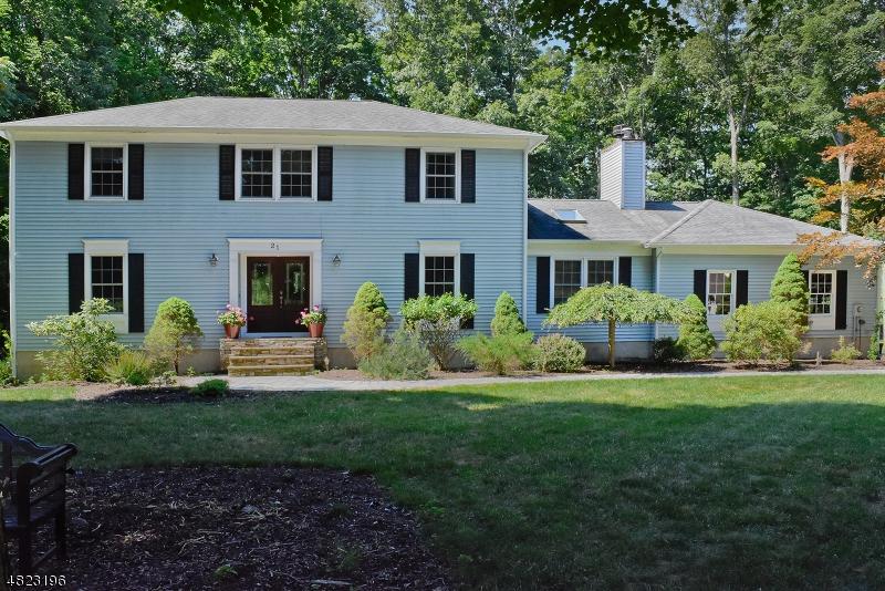 21 Powhatatan Way - Photo 1