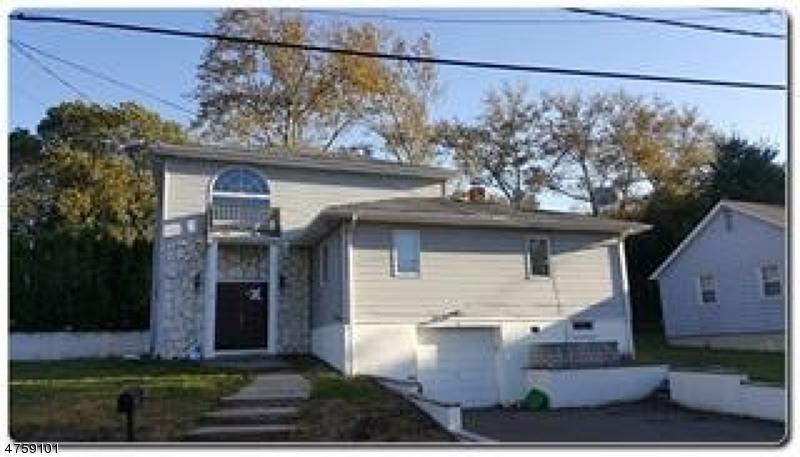 12 W Parkway Pl - Photo 1