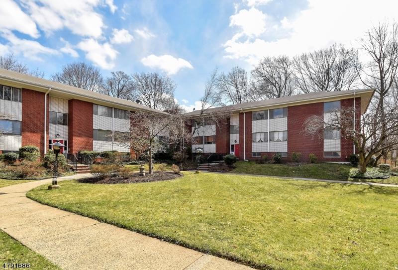 65 Leland Ave - Photo 1