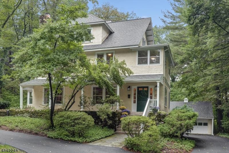11 Hillcrest Rd - Photo 1