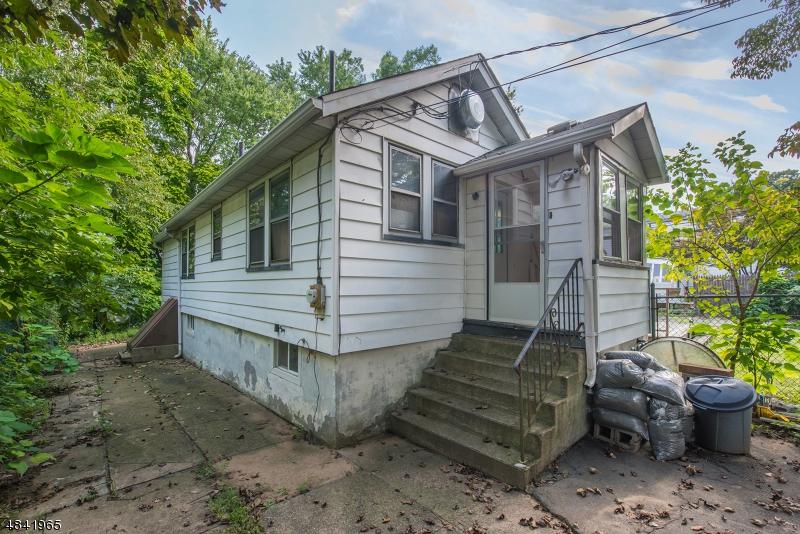 9 Crescent Ave - Photo 1